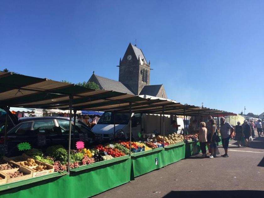 Gite Le C-47 Proche Des Plages Du Debarquement Sainte-Mère-Église Kültér fotó